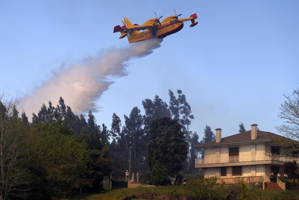 Incendio en Rianxo |El fuego arrasa más de 800 ha