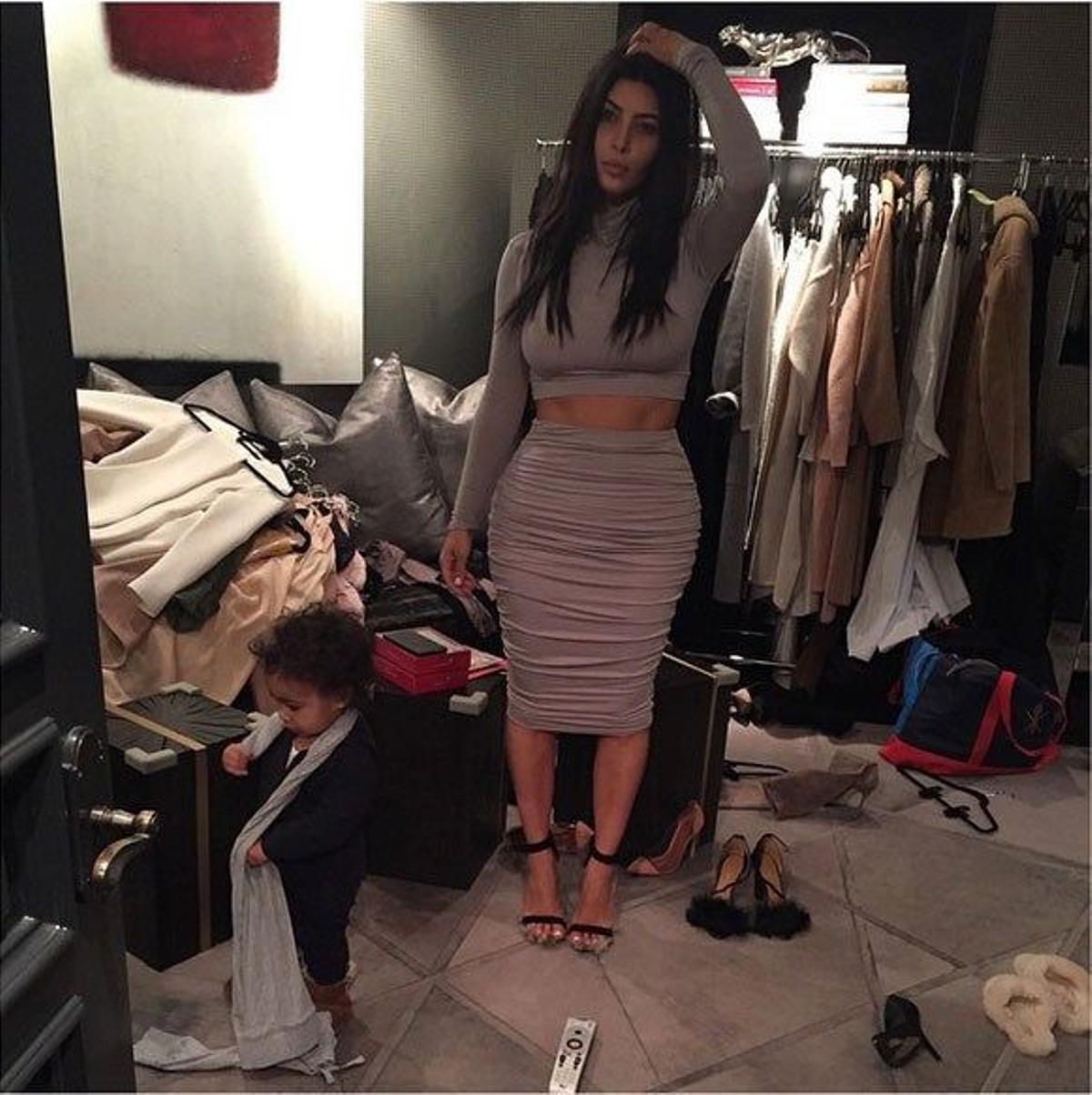 Kim Kardashian no sabe qué ponerse