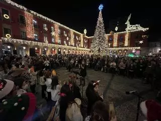 Las luces de Navidad "emocionan" a los más mayores gracias a Taxi Luz