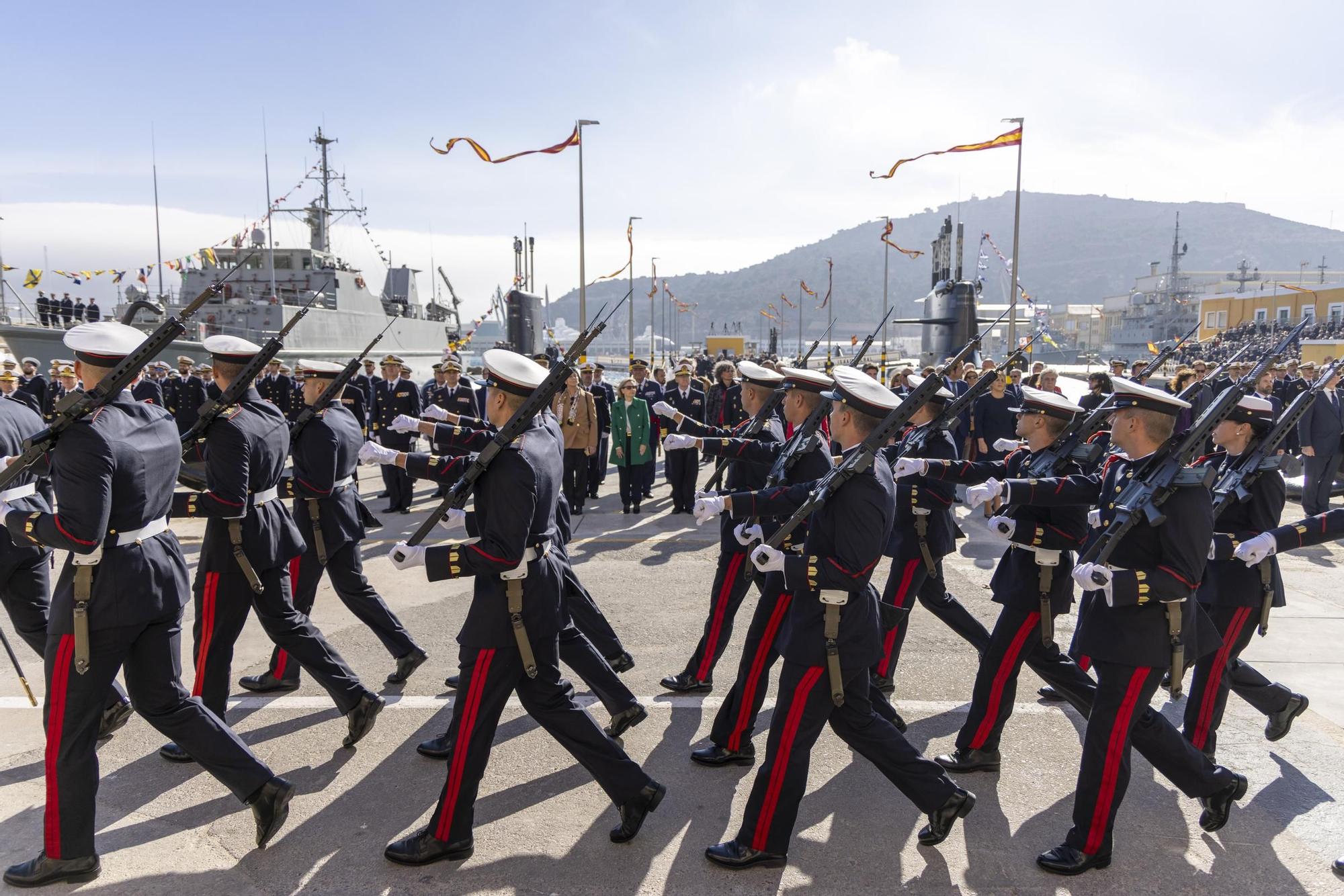 FOTOS: La Armada recibe el submarino S-81 de manos de Navantia