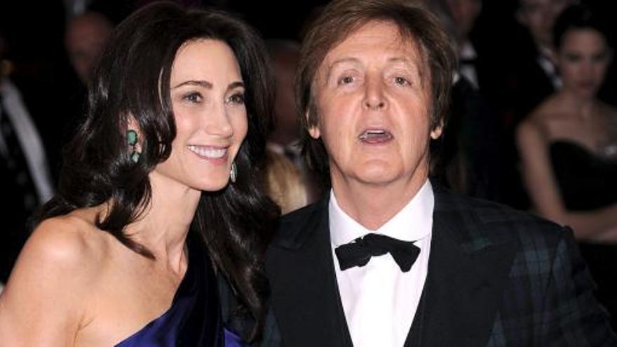 Paul McCartney, junto a Nancy Shevell.