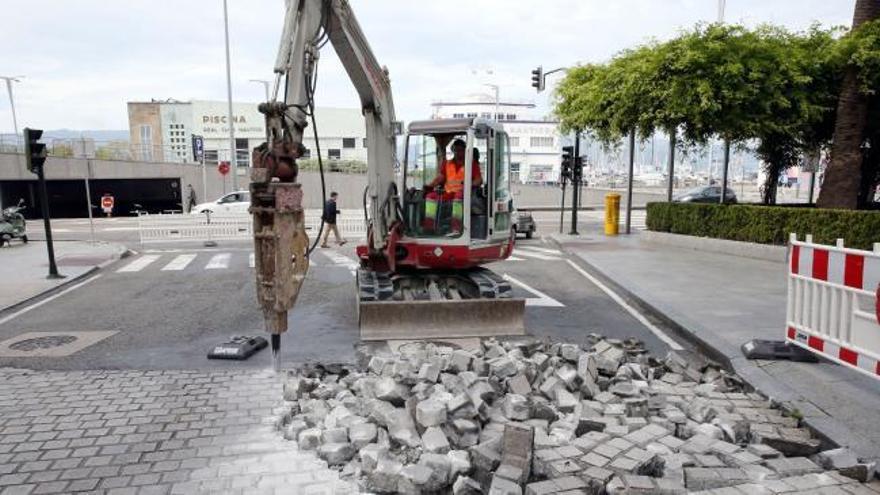 La eliminación de los adoquines obliga a cortar dos semanas las calles Carral y Victoria
