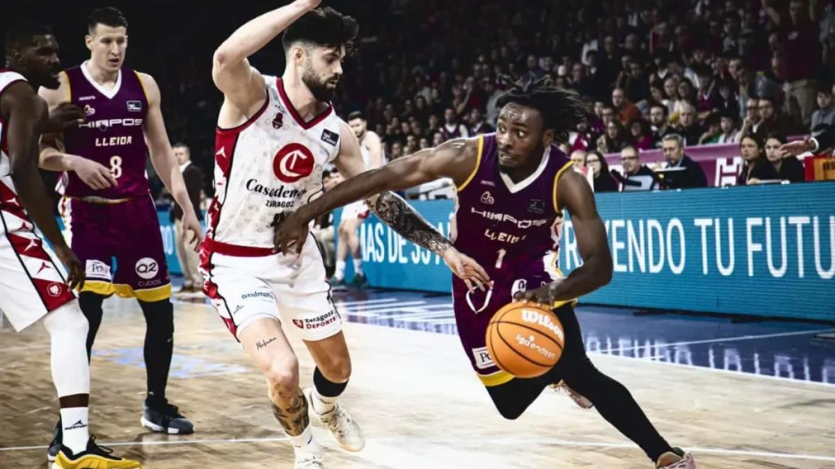 James Batemon y Luka Bozic ante el Casademont Zaragoza