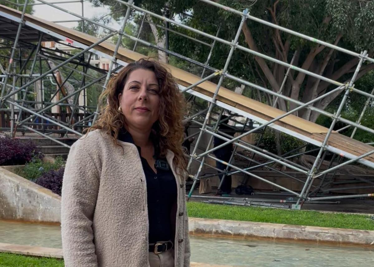 La regidora socialista Angélica Pastor en el parque de sa Feixina.