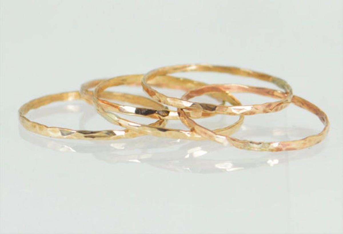 Anillos apilables de Etsy (precio: 5,35 euros)
