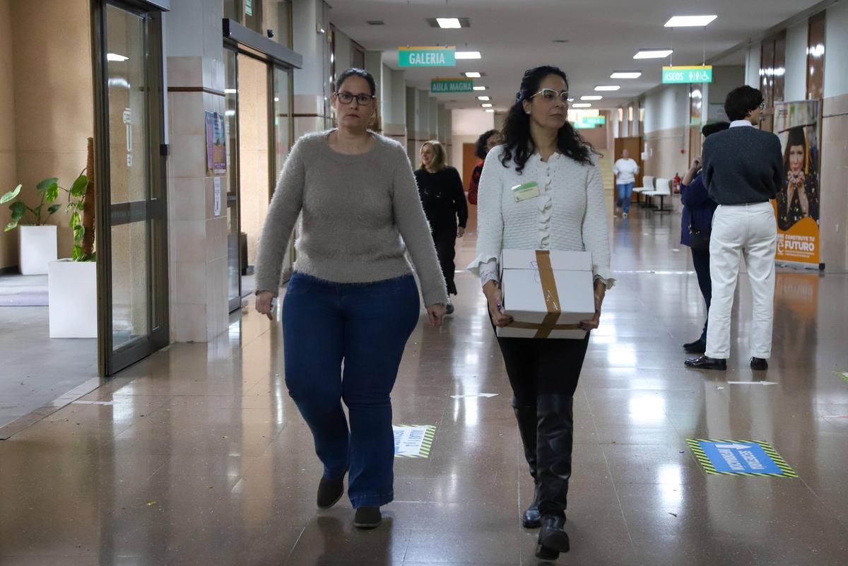 Fotogalería | Así se han desarrollado las oposiciones a celador del SES en Badajoz