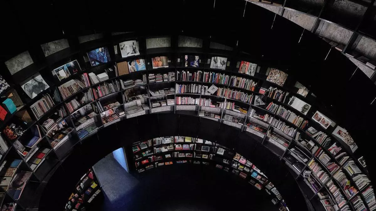 La Fundación Marta Ortega exhibirá este verano en A Coruña la obra de Paolo Roversi, un referente de la fotografía de moda