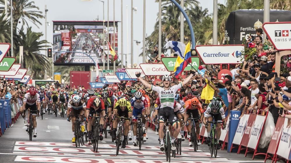 Llegada a Alicante de la tercera etapa de la Vuelta