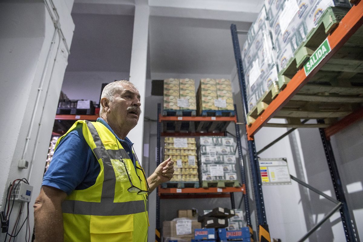 Fotogalería | Una jornada de trabajo en el Banco de Alimentos de Cáceres