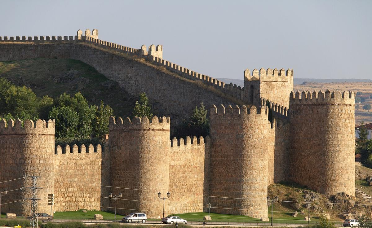 Vista de la muralla de Ávila.