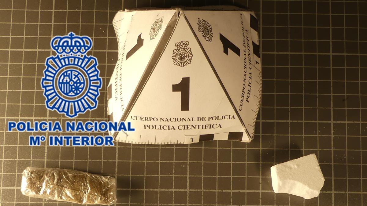 Arrestan a un joven en Yecla tras encontrar drogas en su coche