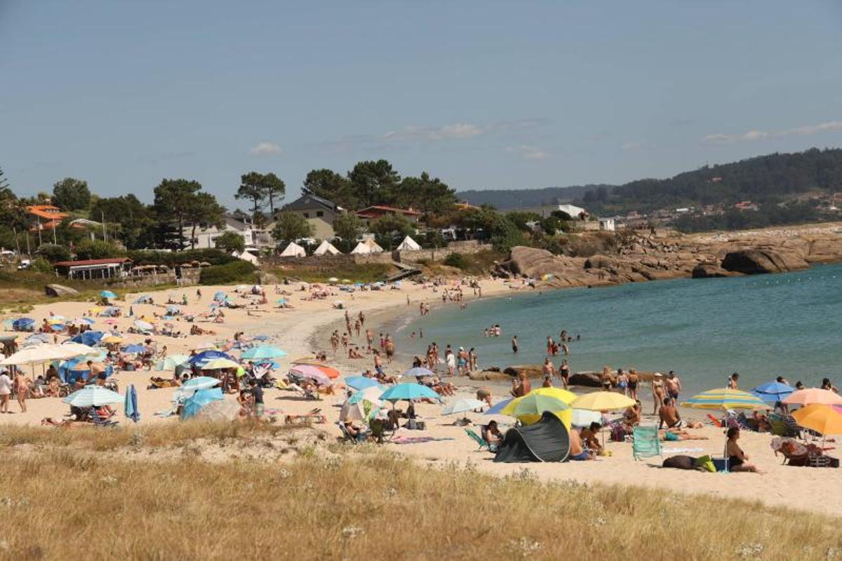 La playa grovense de Raeiros.