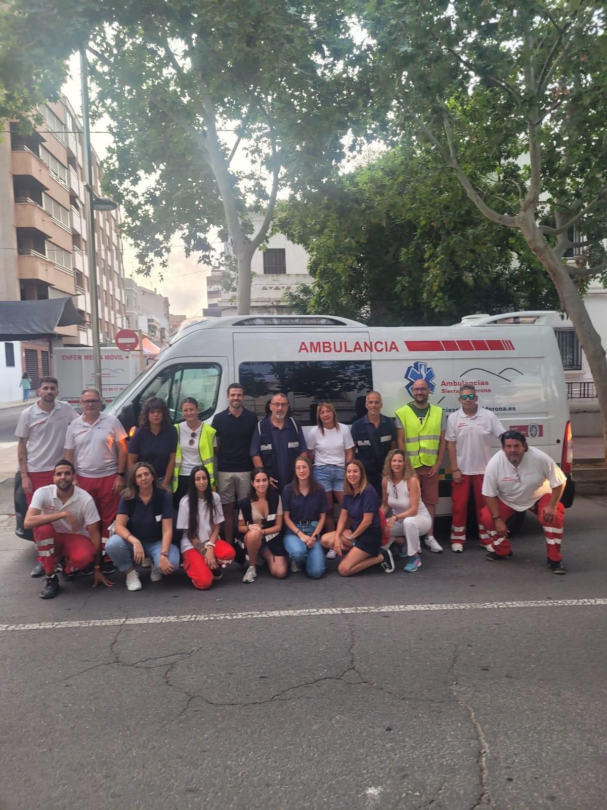 El dispositivo sanitario lo han integrado 5 ambulancias SVA, 6 médicos, 6 enfermeros y 5 técnicos en emergencias sanitarias.