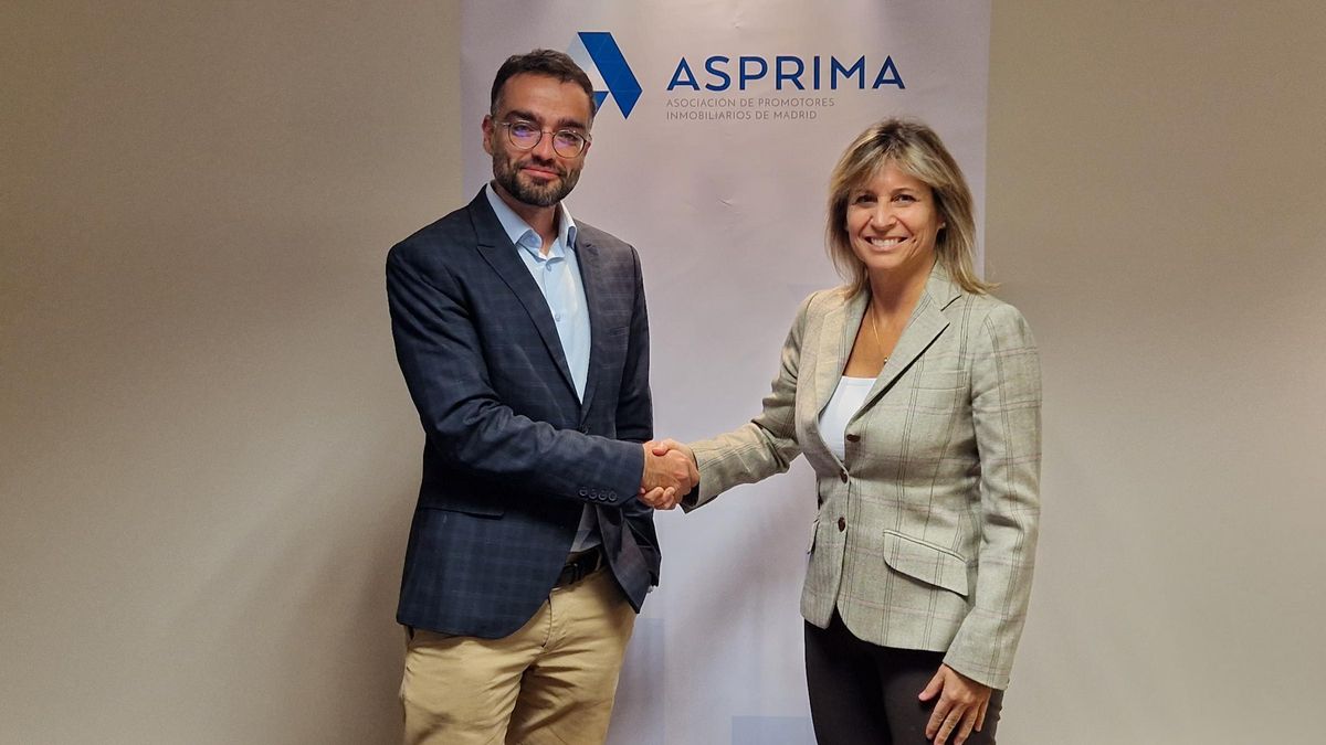 Alejandro Bermúdez, CEO de Atlas RE, y Carolina Roca, presidenta de la patronal Asprima
