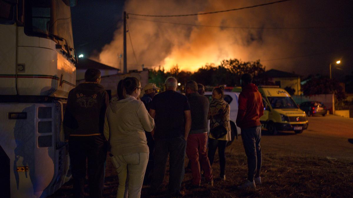 Un incendio forestal en Pentes, A Gudiña, en 2019.