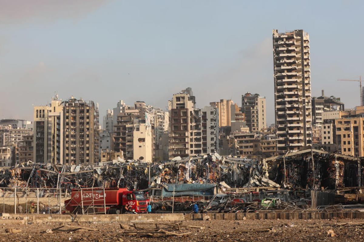 Exploten uns magatzems al port de Beirut
