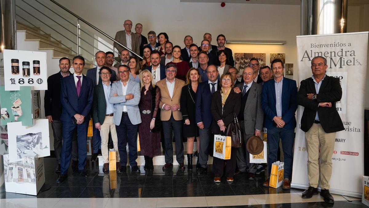 El Club de Empresas Centenarias se ha reunido en Xixona