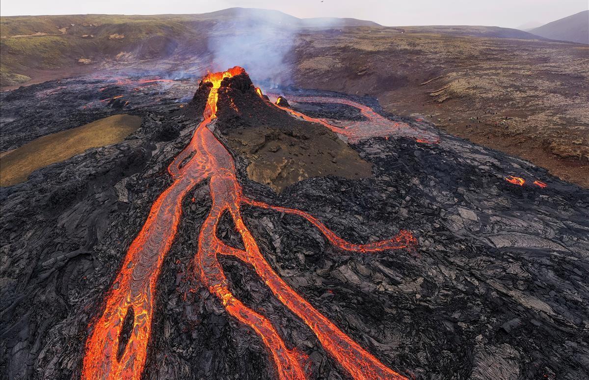 Vista del volcán en la península de Reykjanes 