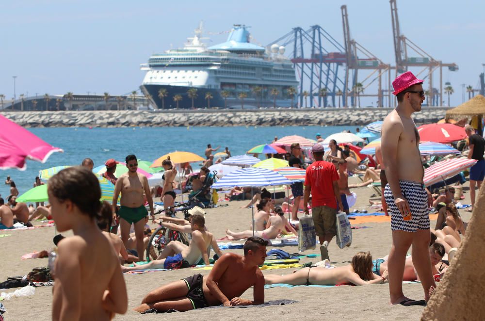 A dos semanas del inicio del verano, La Malagueta, La Misericordia y Sacaba presentaron una gran afluencia de bañistas por las altas temperaturas en la ciudad