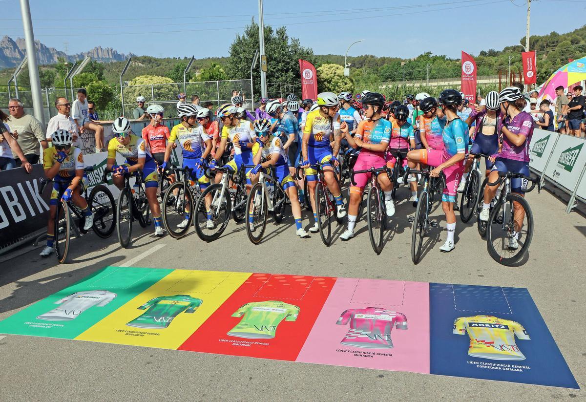 Així ha estat la sortida de la Volta Ciclista Femenina a Sant Vicenç de Castellet