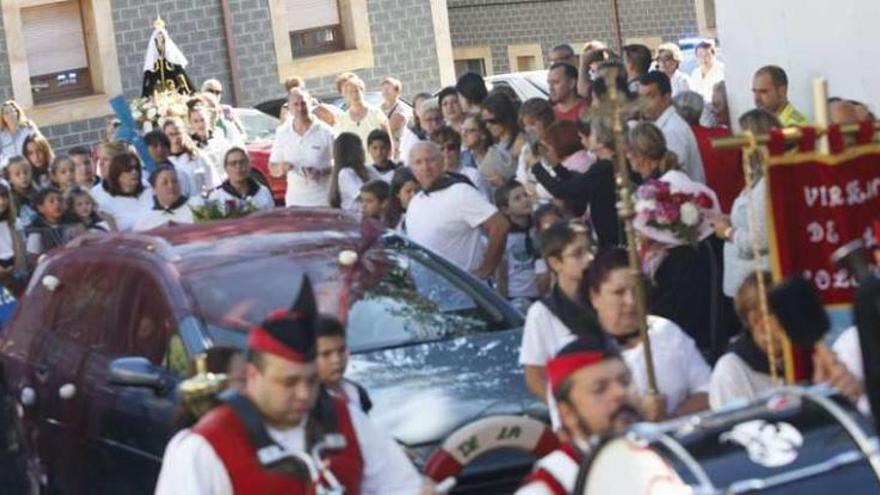 La procesión de ayer de la Virgen de la Soledad de las fiestas de Pescadores.