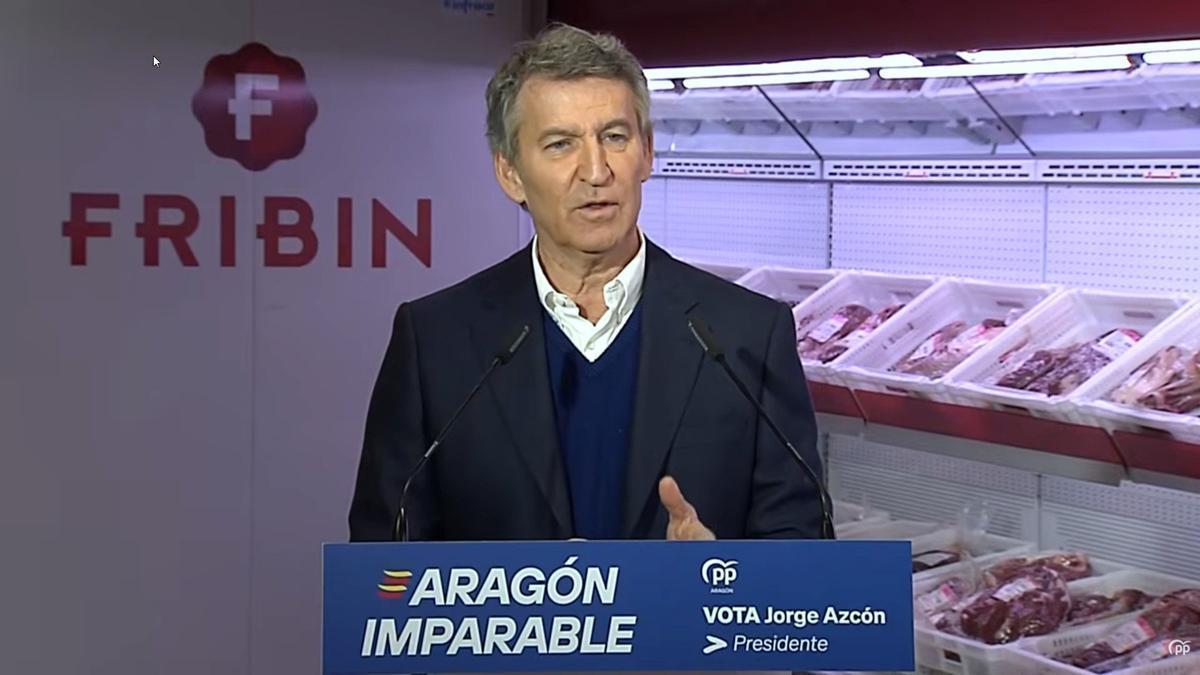 El presidente del PP, Alberto Núñez Feijóo, en Binéfar.