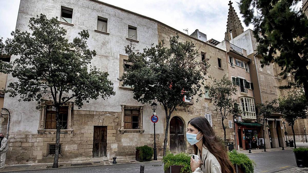 El casal de la calle Palau Reial antaño denominado el Ardiacanat.