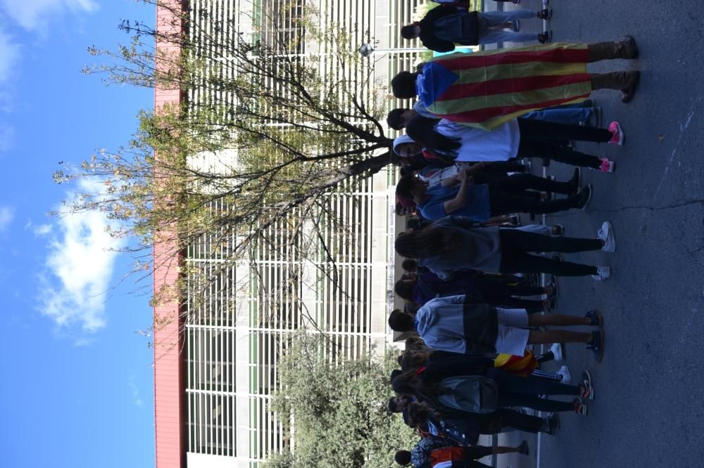 Els estudiants buiden les aules i tornen a tallar el trànsit a Manresa