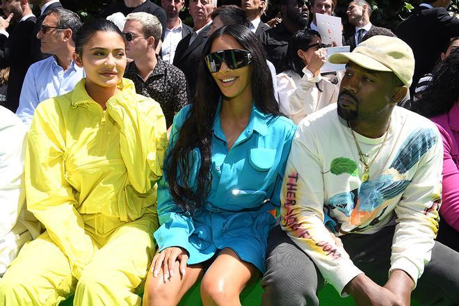 Kylie Jenner, Kim Kardashian y Kanye West en el front row del desfile masculino de Louis Vuitton