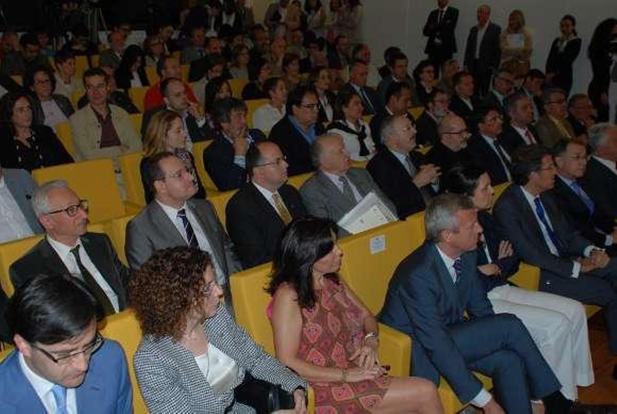 Galicia &quot;iza a súa bandeira&quot; na rede
