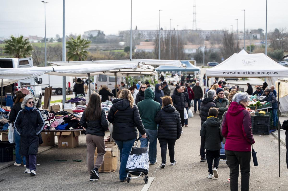 Los vendedores del mercado franco de Cáceres muestran su descontento ante la negativa municipal a celebrar dos jornadas extraordinarias Los vendedores del mercado franco de Cáceres muestran su descontento ante la negativa municipal a celebrar dos jornadas extraordinarias
