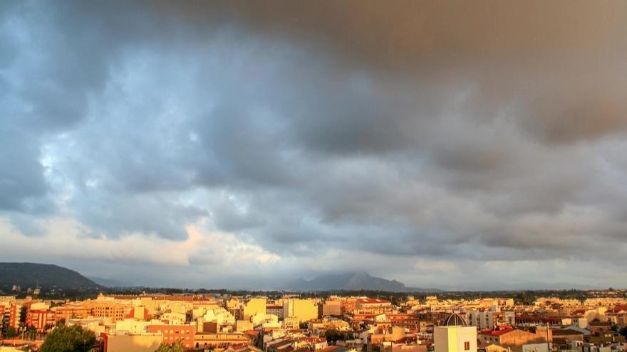 Lluvias y tormentas regulan la temperatura en Valencia