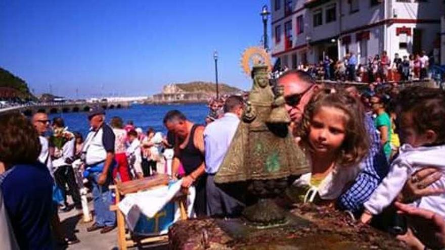 La Santina, recién sacada del fondo del muelle viejo.