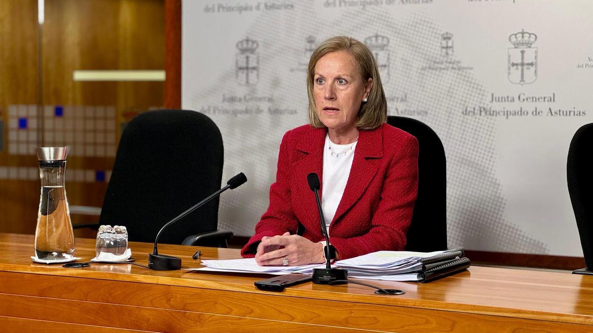 Pilar Fernández Pardo, en la Junta.