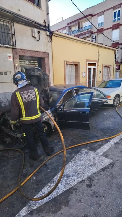 Pillado cuando quemaba coches en Alcantarilla