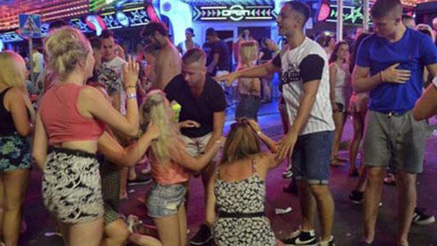 Los excesos de Magaluf en la diana de &#039;El Mundo Today&#039;