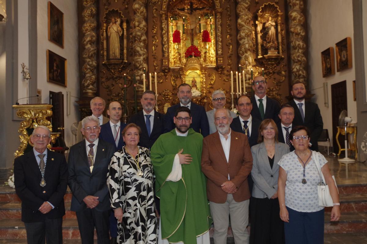 Toma de posesión del nuevo párroco de los Mártires, Isidro Calderón, en la Iglesia de San Juan