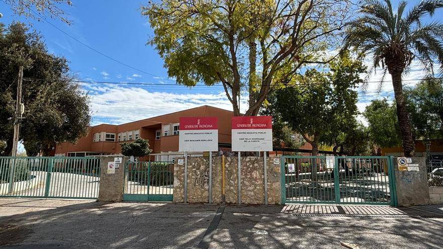 Comienzan las clases en el CEIP Benjamín Benlloch de Manises tres días después de la vuelta al cole