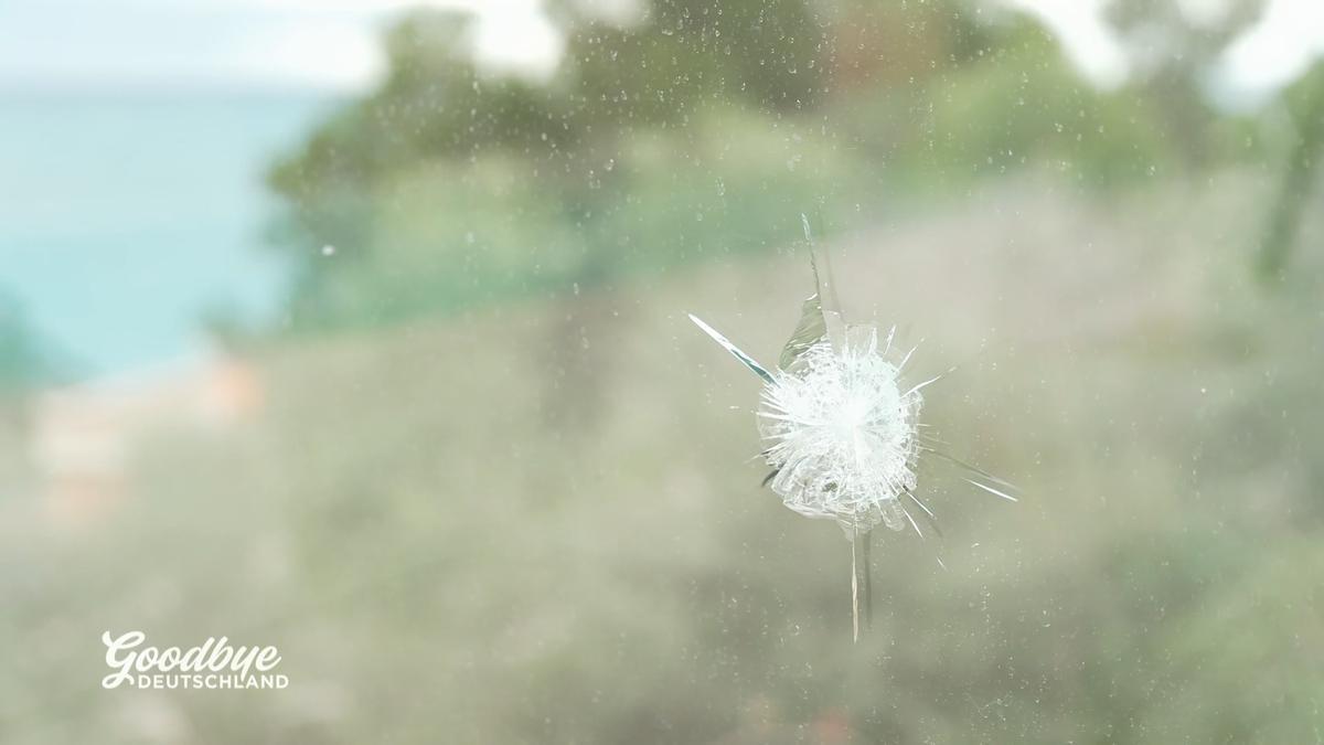 Wer hat achtmal auf die Fenster in der Only-Fans-Villa geschossen?