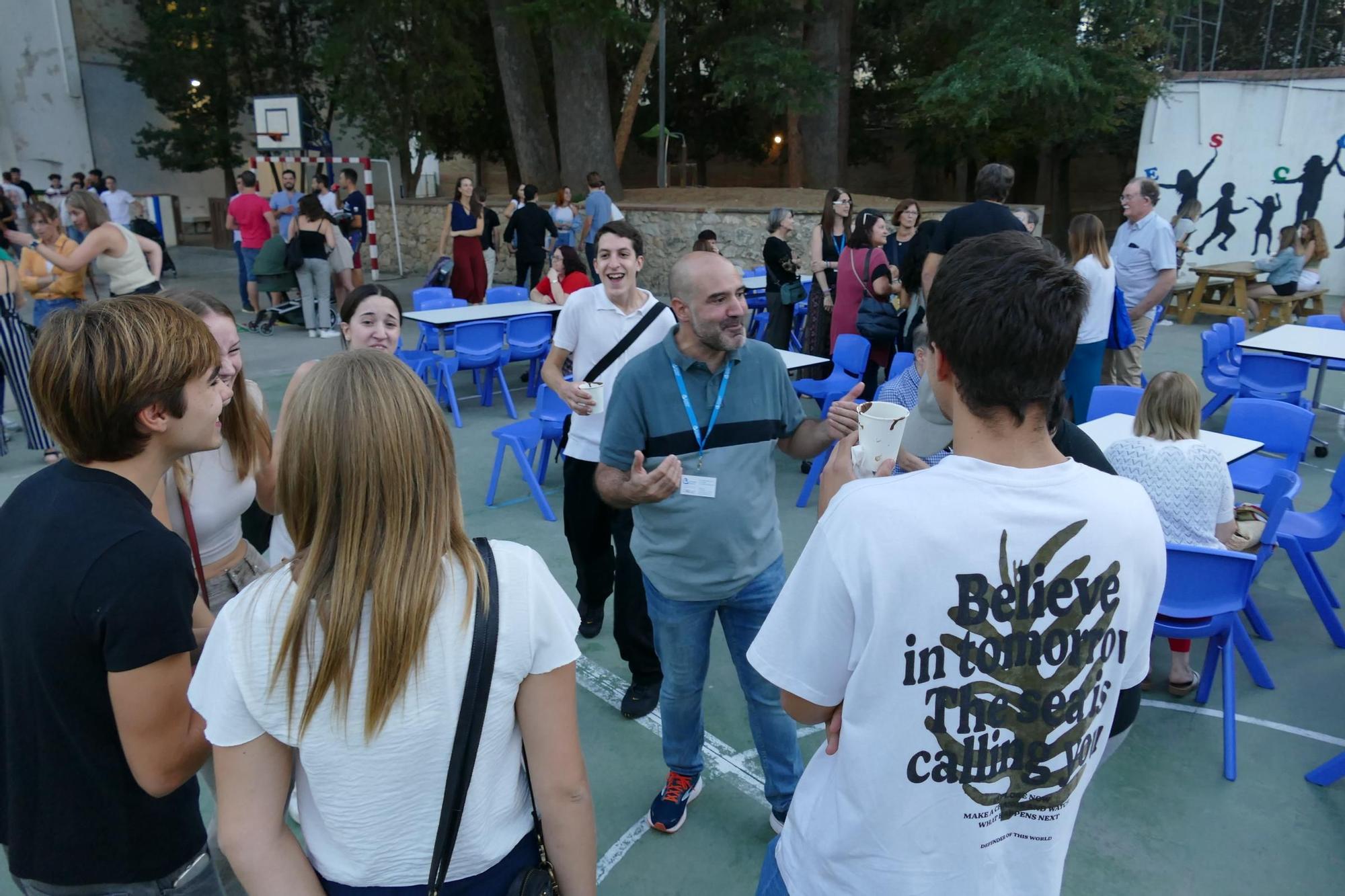 Més de mig miler de persones participen en la trobada d'exalumnes de les Escolàpies