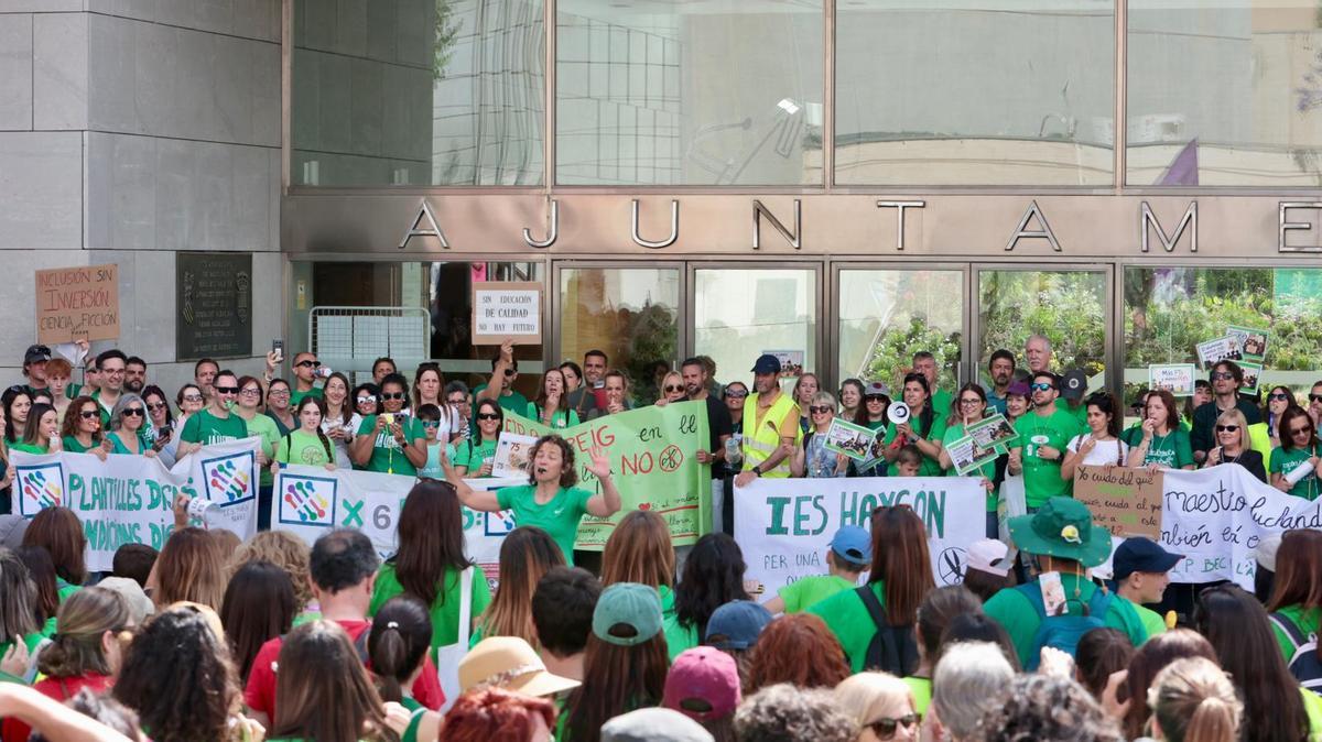 Huelga de educación: la marea verde llena las calles de San Vicente del Raspeig Huelga de educación: la marea verde llena las calles de San Vicente del Raspeig