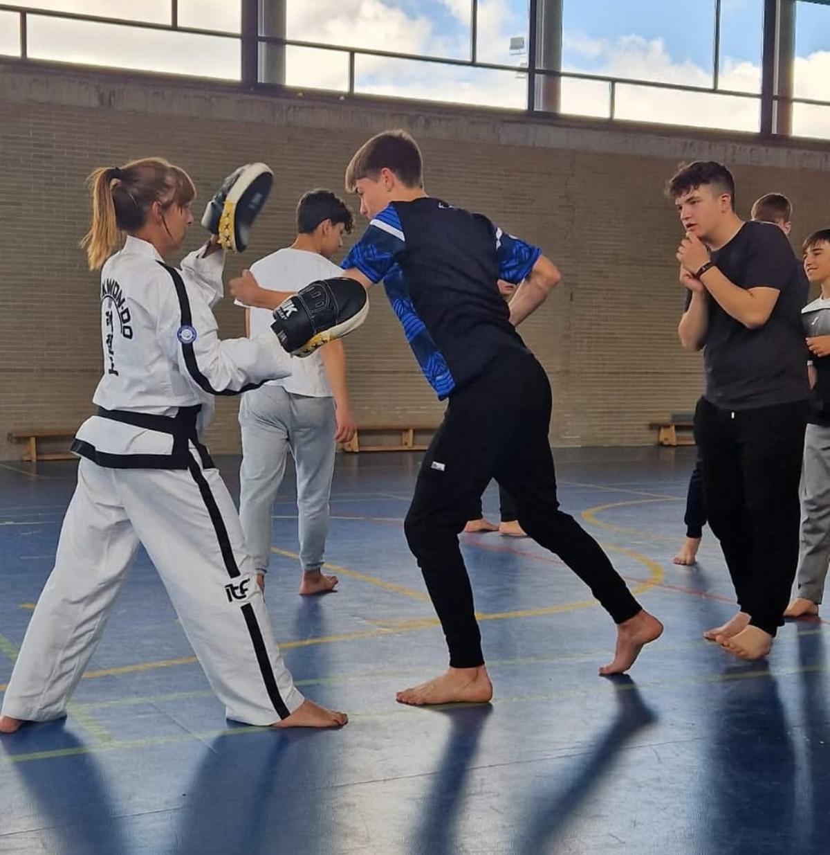Esther Altabás, directora del Club Taekwondo Maestrazgo que imparte clases en localidades de Els Ports y Teruel.