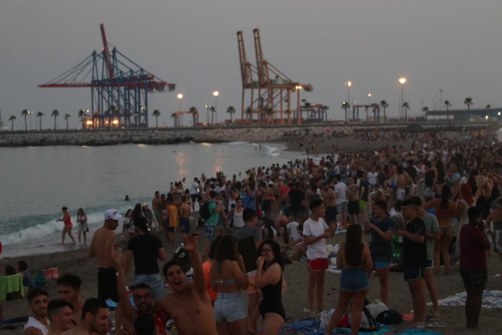 Málaga celebra la noche de San Juan en sus playas