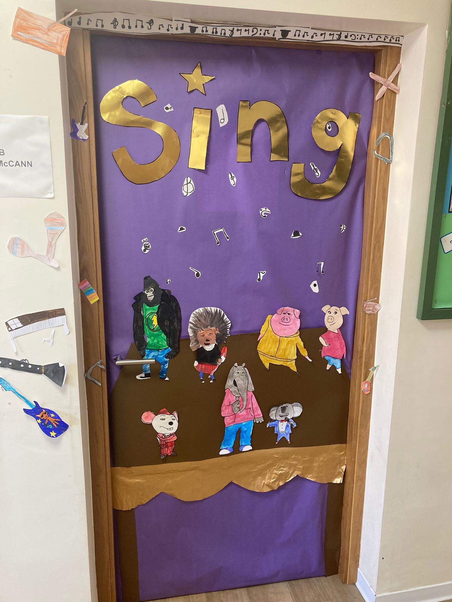 Concurso de decoración de puertas. Curso de Verano 2022 (BSV Sing along)