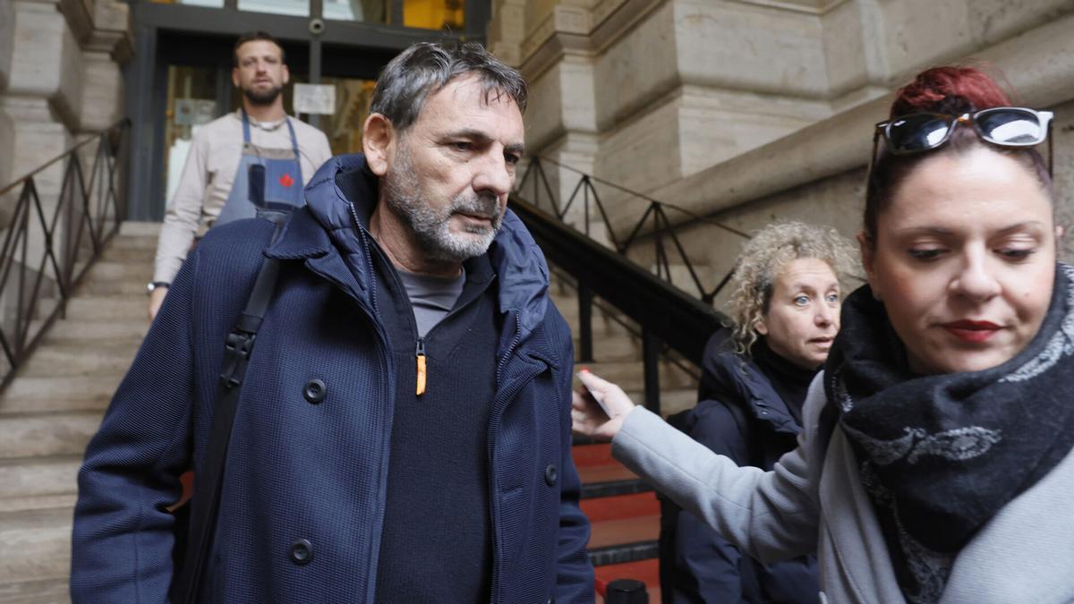 El director de Open Arms, Oscar Camps, a su salida del Tribunal Supremo italiano, este miércoles en Roma.