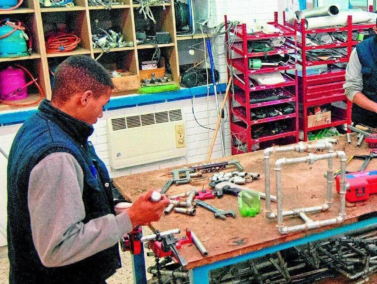 Aragón participa en una red nacional contra la desconexión escolar