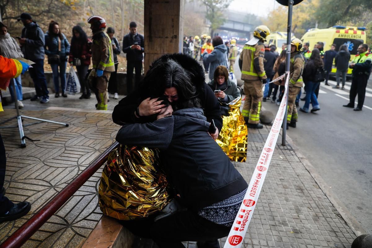 Decenas de heridos por un choque de trenes en Barcelona