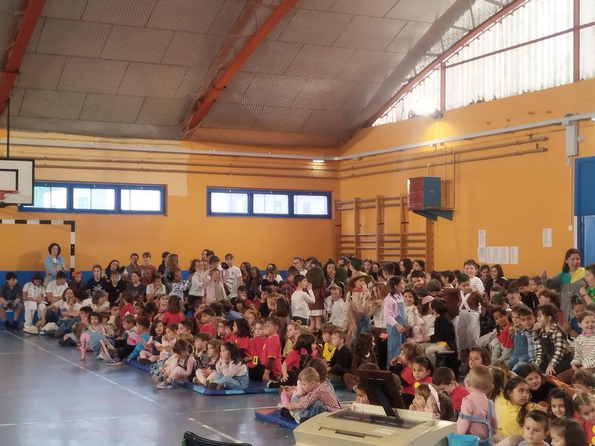 El festival "SolidArte" del colegio Virgen del Fresno de Grado, en imágenes