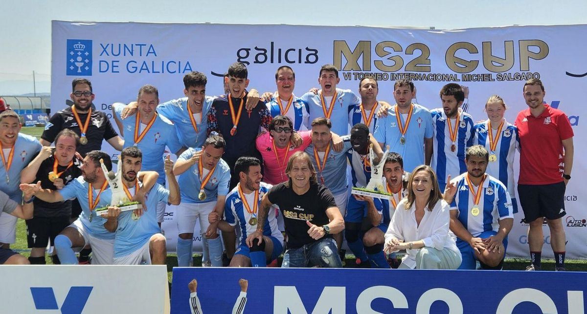 Los jugadores del Celta Integra y del Deportivo Genuine, tras su partido. | FDV