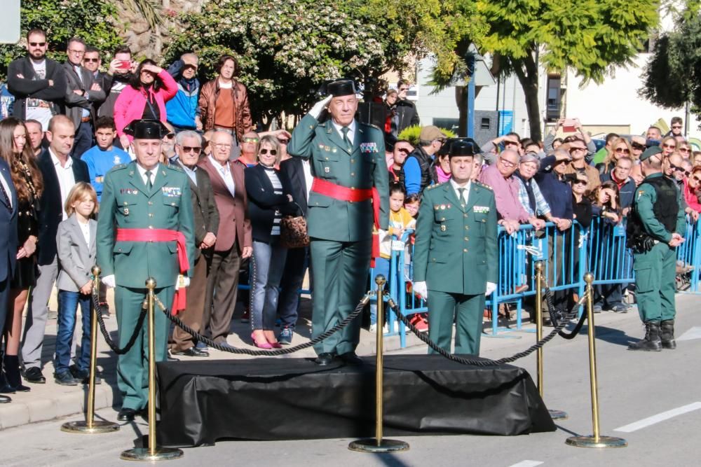 El Ayuntamiento rindió homenaje a la presencia de la Guardia Civil en Orihuela y su 175 aniversario con el descubrimiento de un monumento